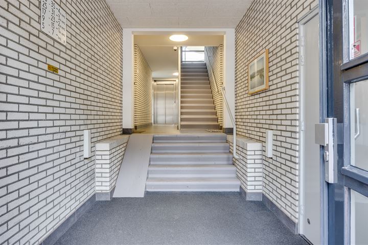 Bekijk foto 4 van Arthur van Schendelstraat 35