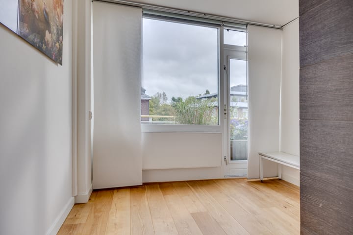 Photo 15 of Arthur van Schendelstraat 35