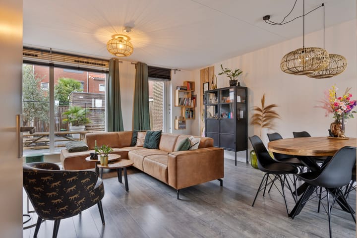 Foto 3 van Vrouw Avenweg 172