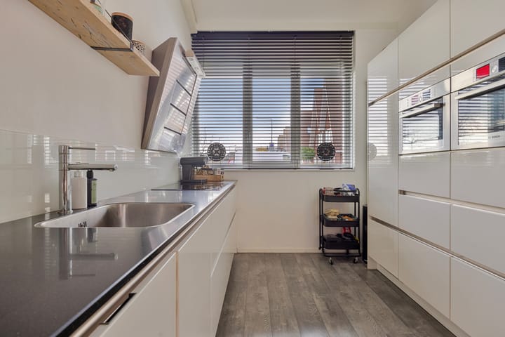 Foto 4 van Vrouw Avenweg 172