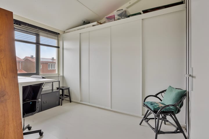 Foto 31 van Vrouw Avenweg 172