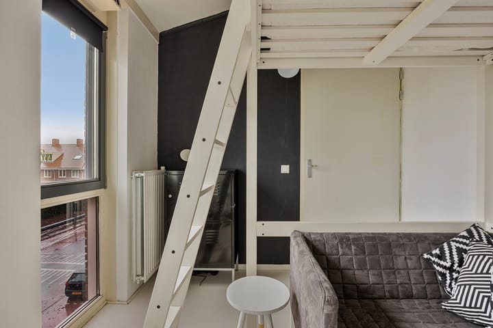 Foto 34 van Vrouw Avenweg 172