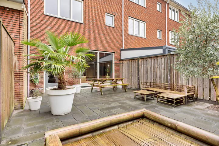 Foto 40 van Vrouw Avenweg 172