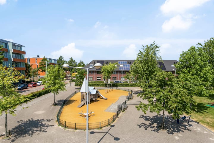 Foto 45 van Vrouw Avenweg 172