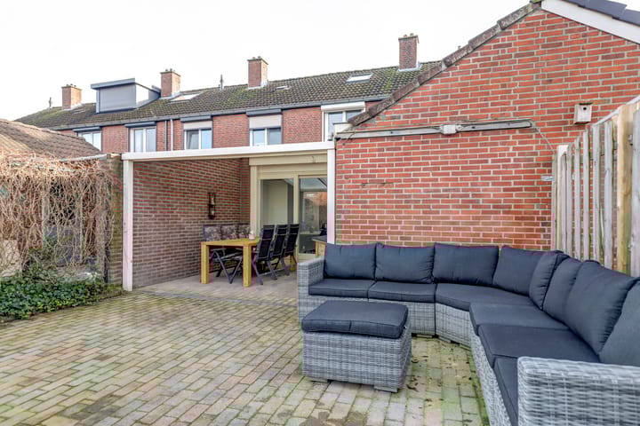 Foto 44 van Past. Esserstraat 21