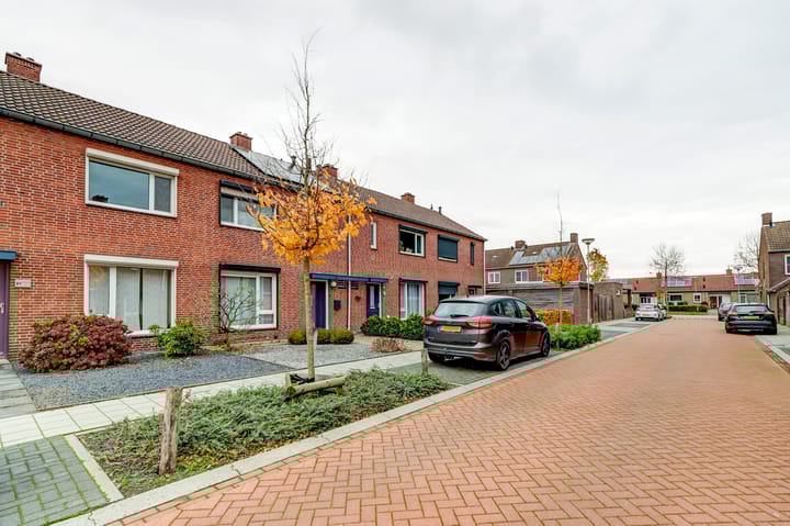 Foto 51 van Past. Esserstraat 21