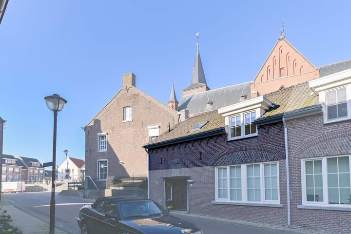 View photo 30 of Engelmanstraat 2-B