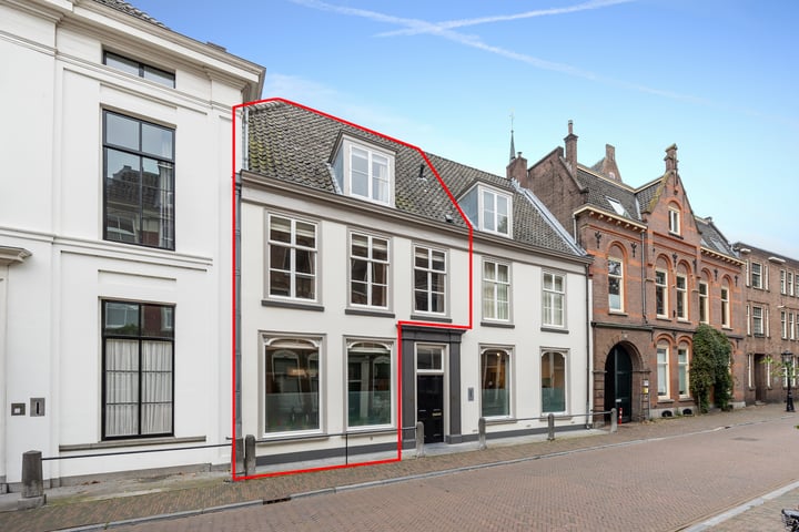 View photo 2 of Lange Nieuwstraat 9-A