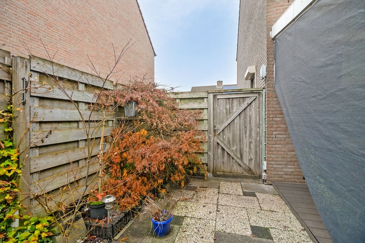 View photo 42 of Meester Hermansstraat 7