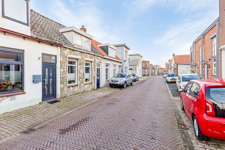 Bekijk foto 3 van Kanaalstraat 21