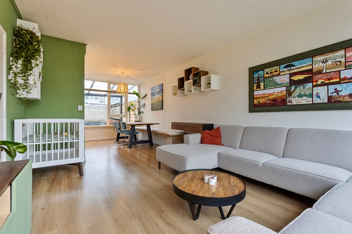 Foto 2 van Van Anrooijstraat 102