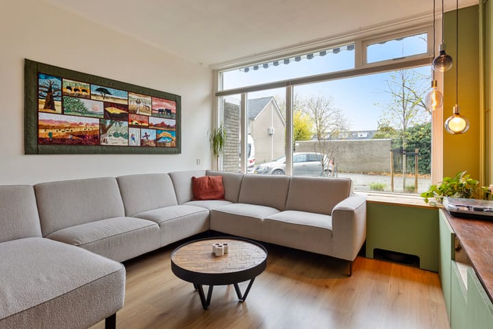 Foto 6 van Van Anrooijstraat 102