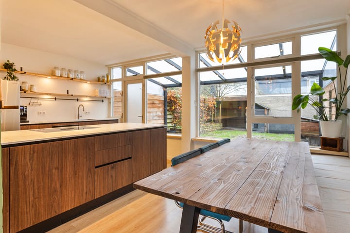 Foto 8 van Van Anrooijstraat 102