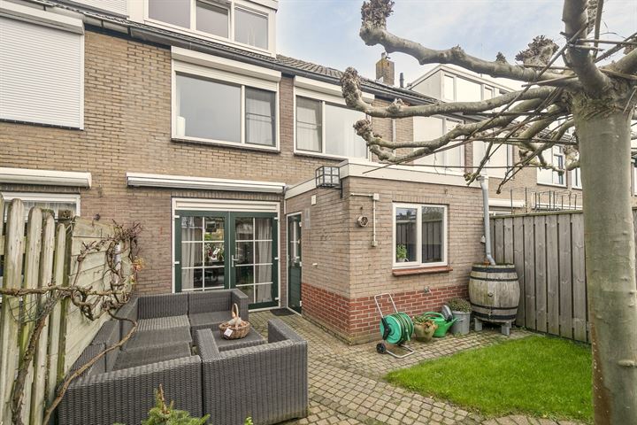 Bekijk foto 1 van Beatrixstraat 6