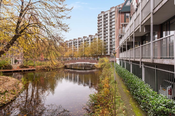 Bekijk foto 21 van Graaf Balderikstraat 62