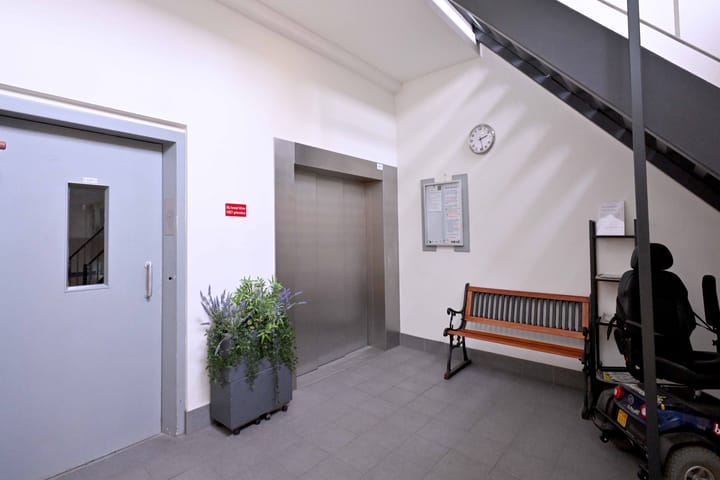 Photo 7 of Karel de Grotelaan 160