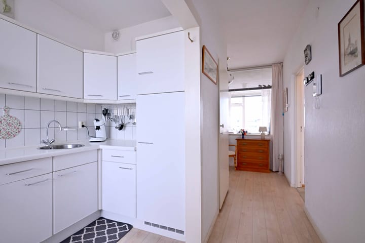 Photo 12 of Karel de Grotelaan 160