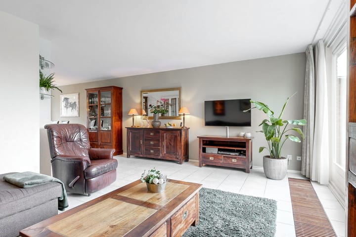 Foto 8 van Hof van Waarder 10