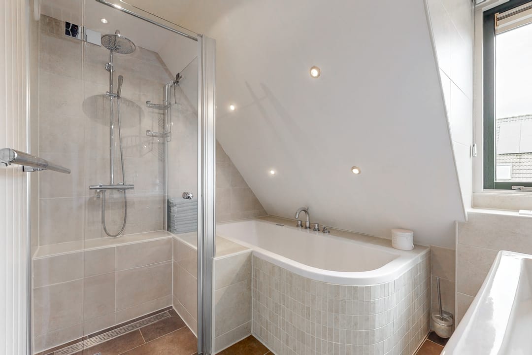 Foto 17 van Hof van Waarder 10