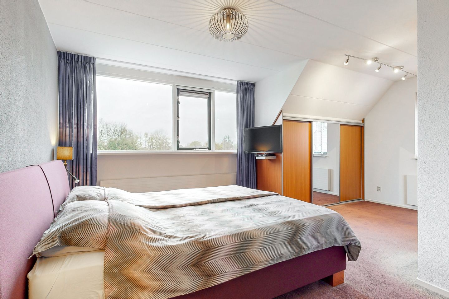 Foto 19 van Hof van Waarder 10