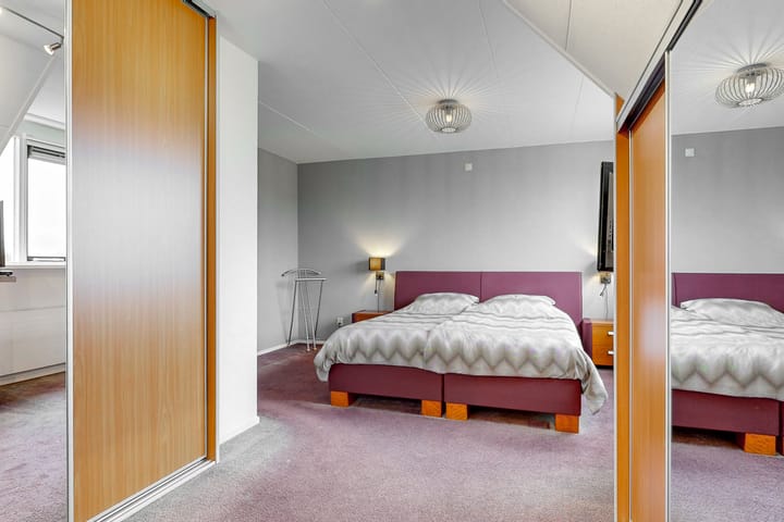 Foto 21 van Hof van Waarder 10