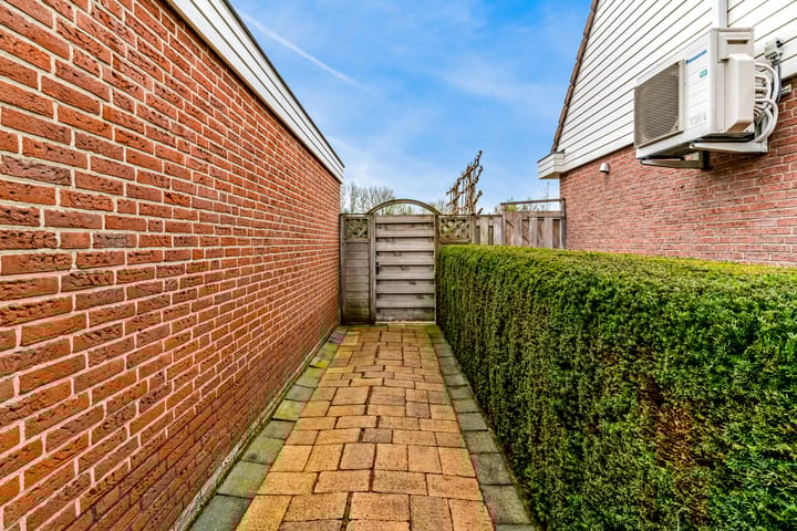 Foto 33 van Hof van Waarder 10