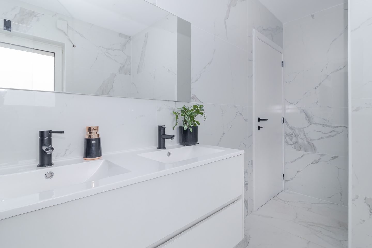 Photo 19 of Bredeweg 350