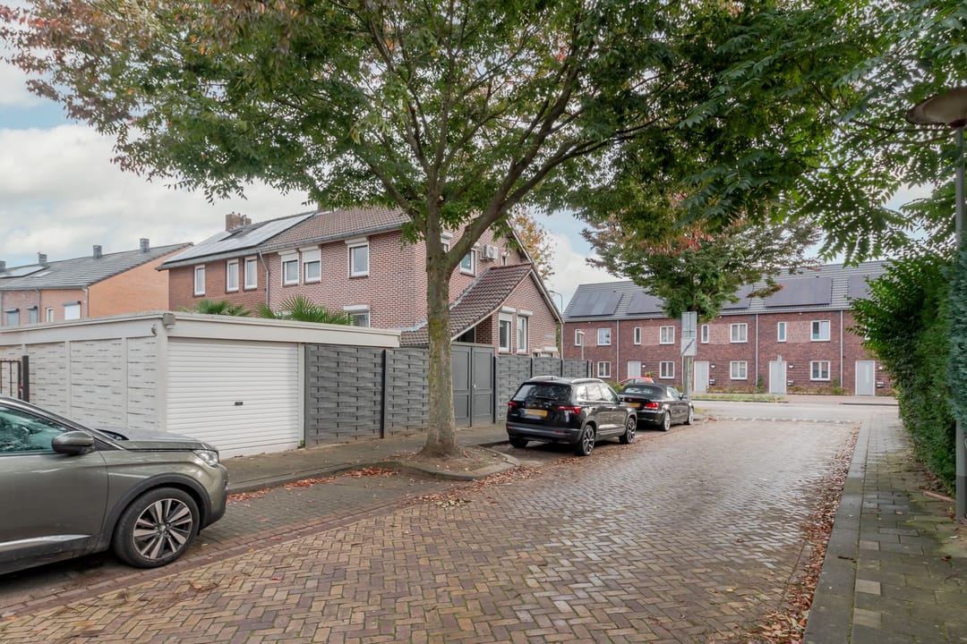 Photo 43 of Bredeweg 350