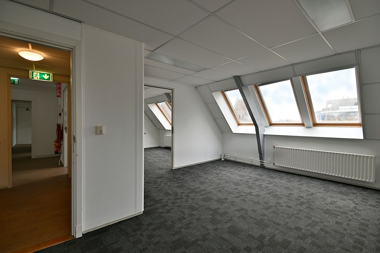 View photo 3 of Agora 6