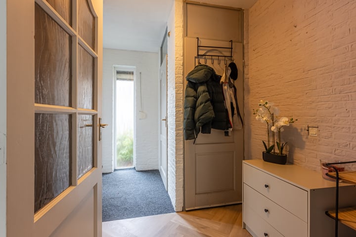 Bekijk foto 3 van Delstraat 19