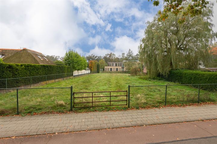 Bekijk foto 1 van Barnseweg, naast nr. 8