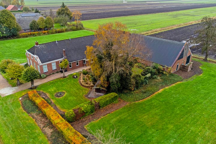 Photo 1 of Zuidzijde 32