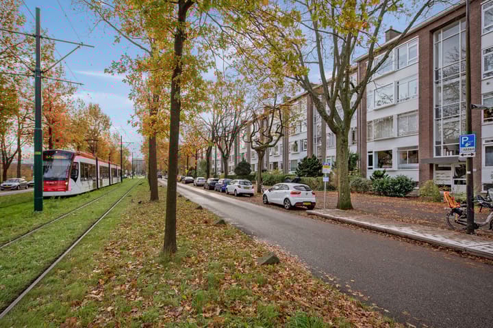 Photo 1 of Burgemeester Elsenlaan 56