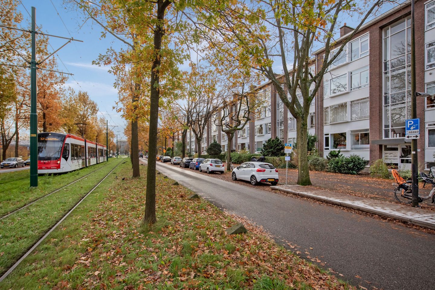 Photo 1 of Burgemeester Elsenlaan 56