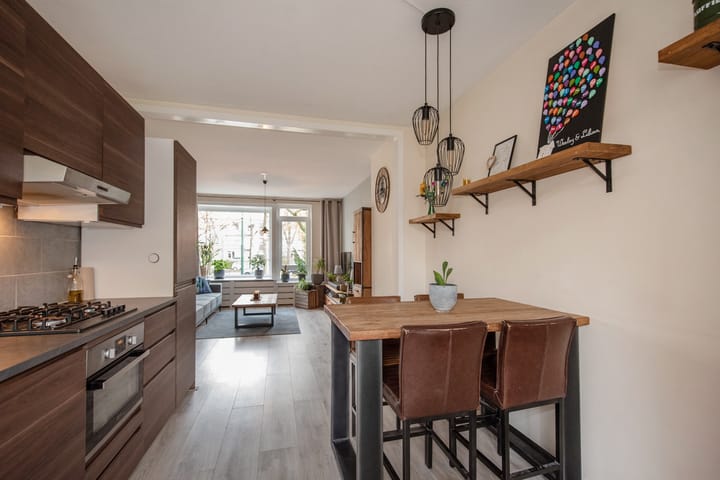 Photo 11 of Burgemeester Elsenlaan 56