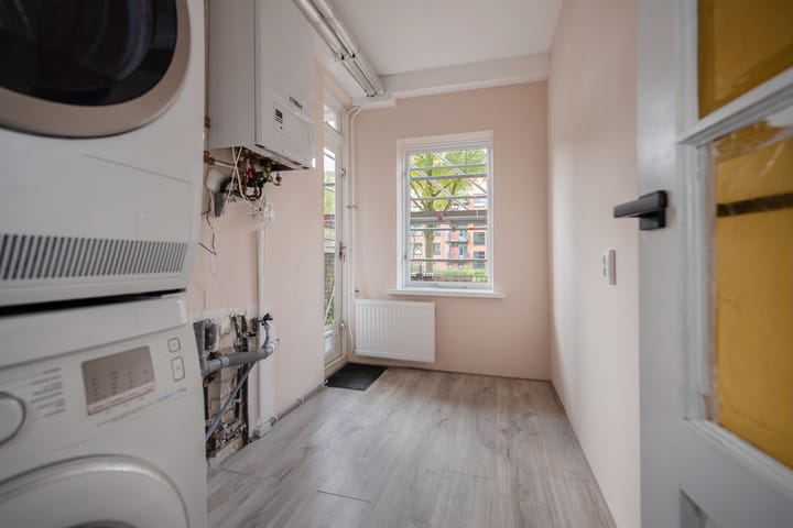 Photo 12 of Burgemeester Elsenlaan 56