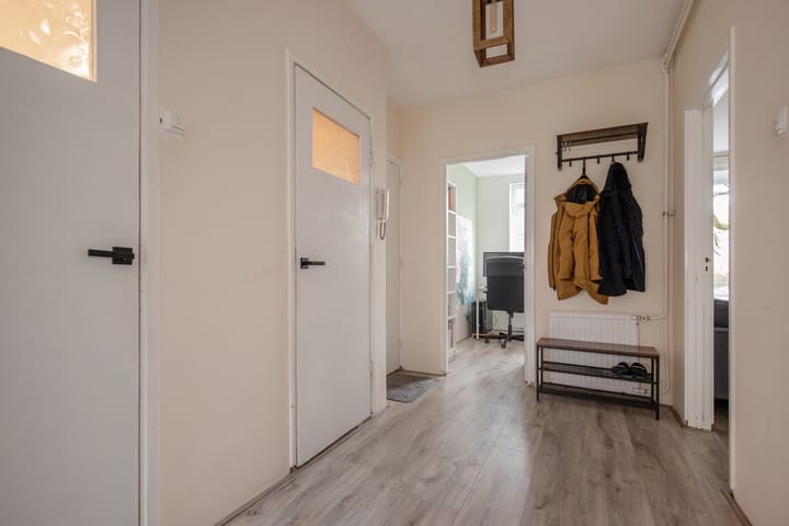 Photo 16 of Burgemeester Elsenlaan 56