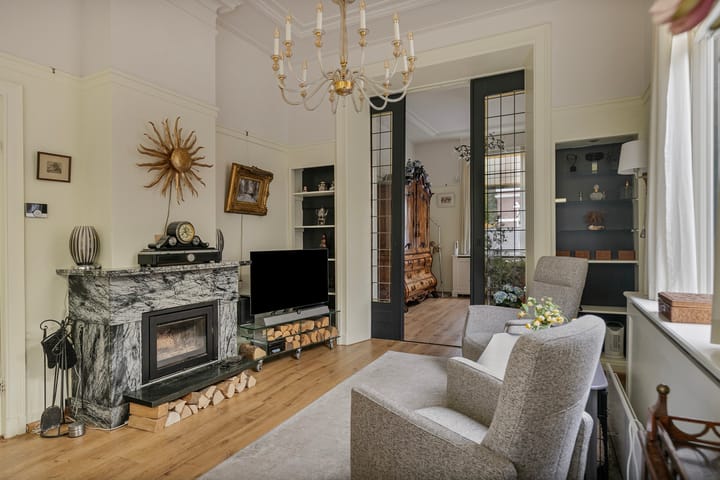 Foto 4 van Burg. Tutein Noltheniuslaan 25