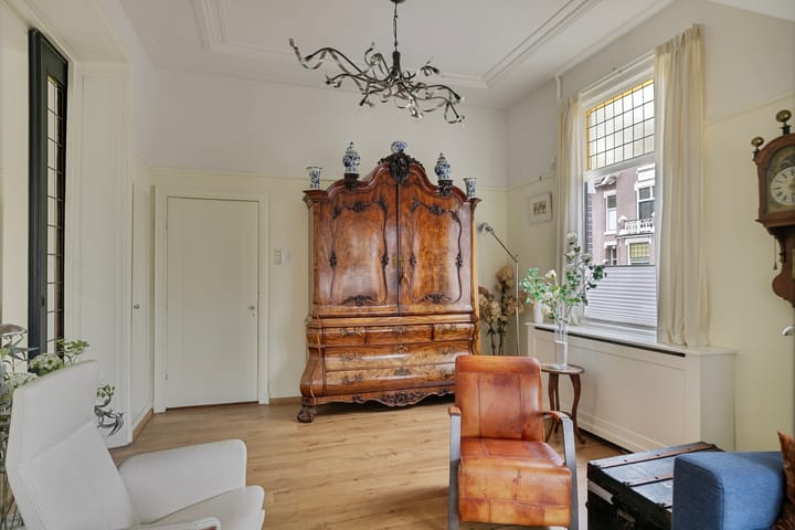 Foto 11 van Burg. Tutein Noltheniuslaan 25