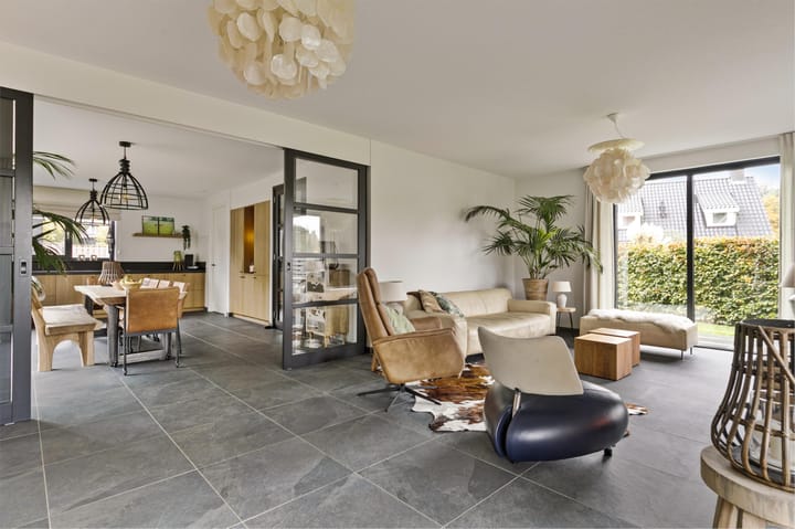 Foto 6 van Van Heeckerensweg 20-B