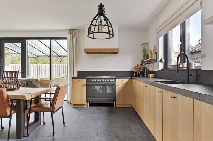 Foto 16 van Van Heeckerensweg 20-B