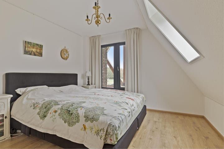 Foto 33 van Van Heeckerensweg 20-B