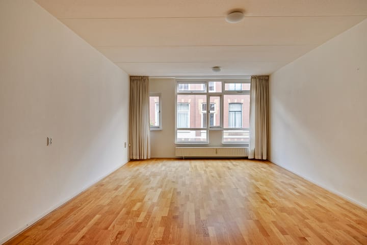 Photo 6 of Van Galenstraat 14-C