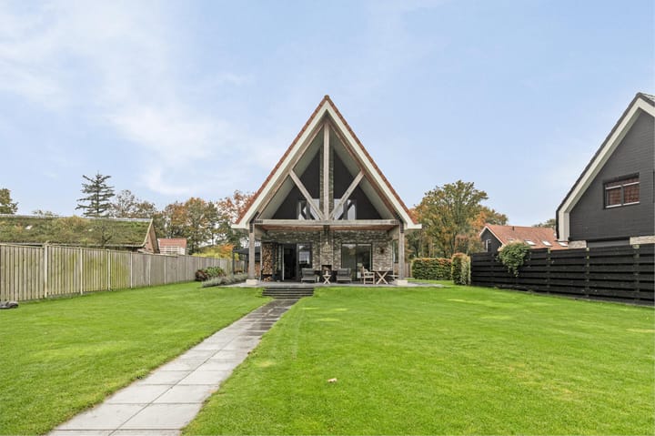 Foto 47 van Van Heeckerensweg 20-B