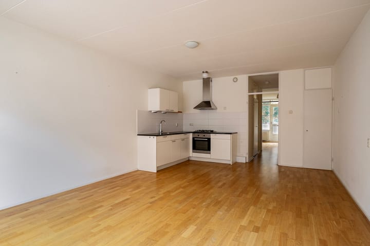 Photo 8 of Van Galenstraat 14-C