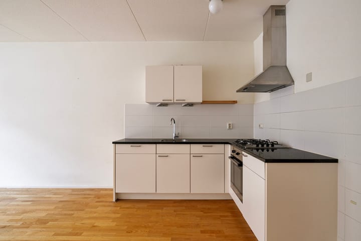 Photo 9 of Van Galenstraat 14-C