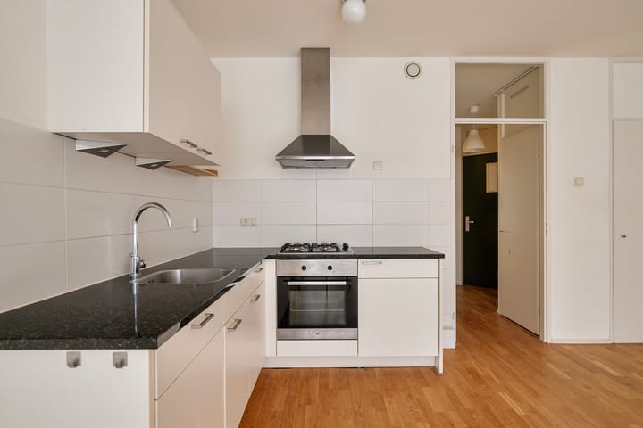 Photo 11 of Van Galenstraat 14-C