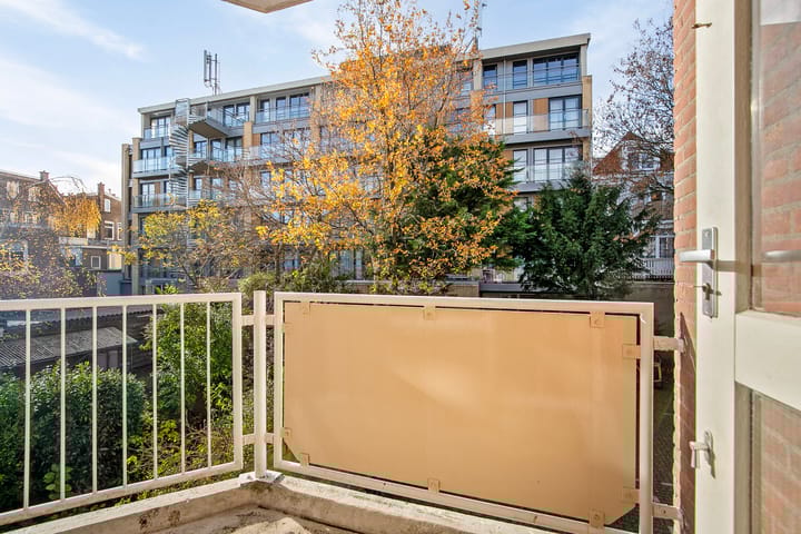 Photo 14 of Van Galenstraat 14-C