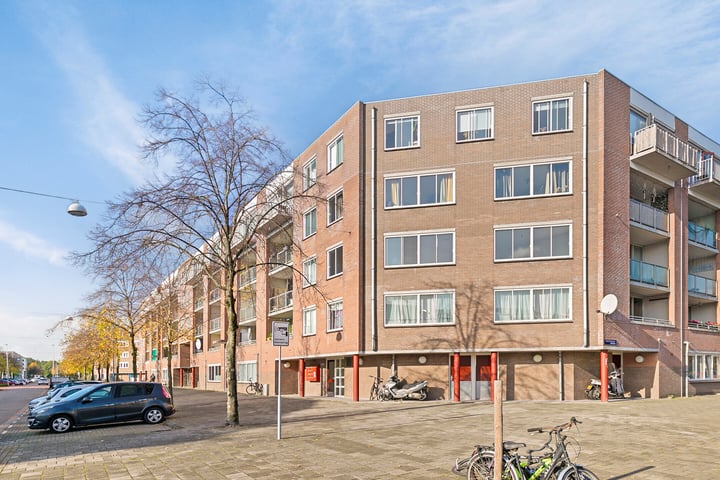 View photo 1 of Charlotte Brontéstraat 219