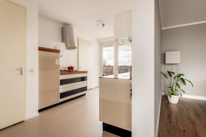 Foto 12 van Prins Bernhardlaan 142-E